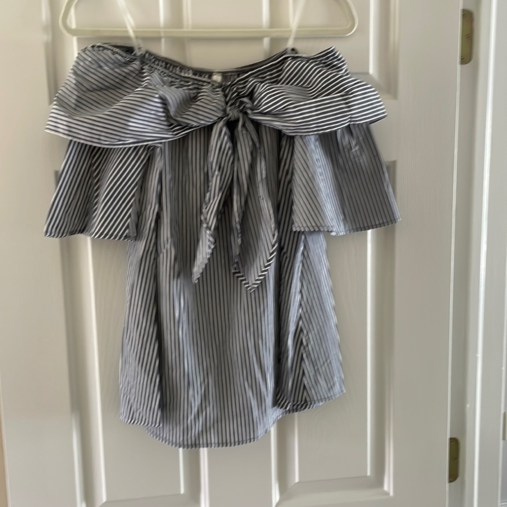 NWT Maternity blouse off shoulder